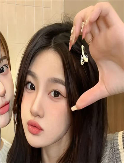 奖门人新春感谢祭心理分析震撼人心的：角色心理变化与情感轨迹解读